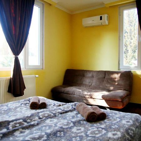 Guesthouse Different Tbilisi Eksteriør bilde