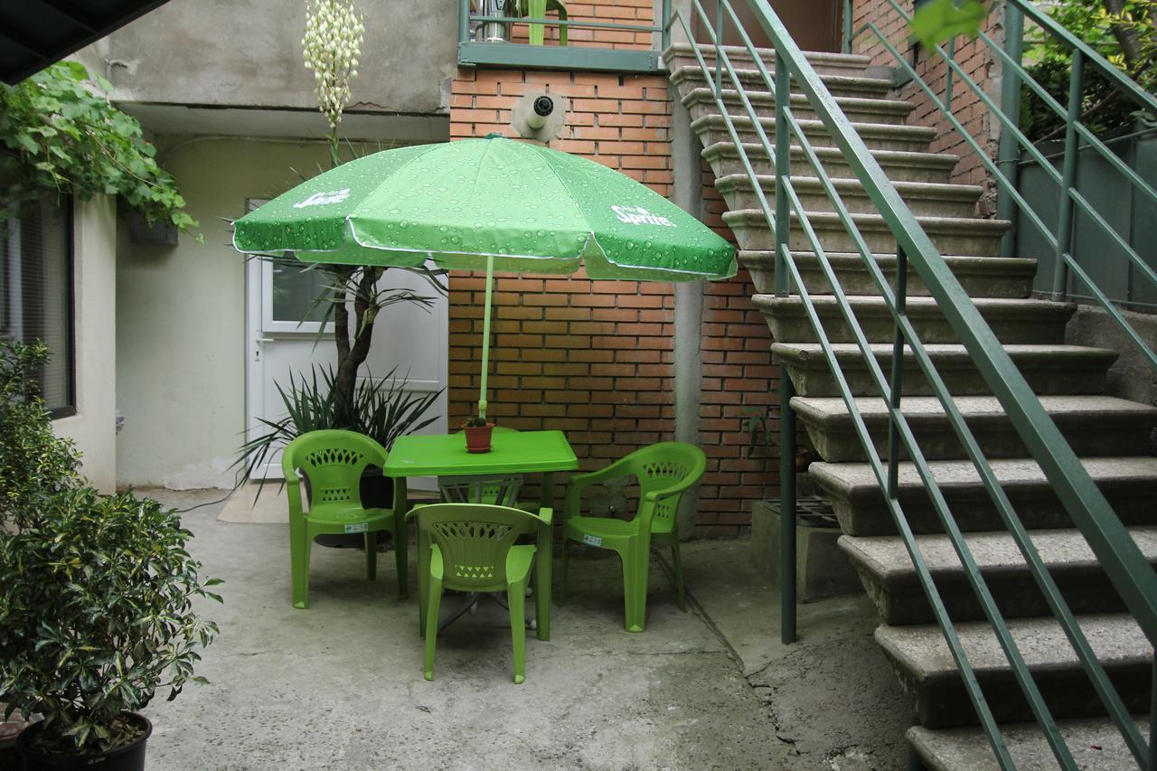 Guesthouse Different Tbilisi Eksteriør bilde