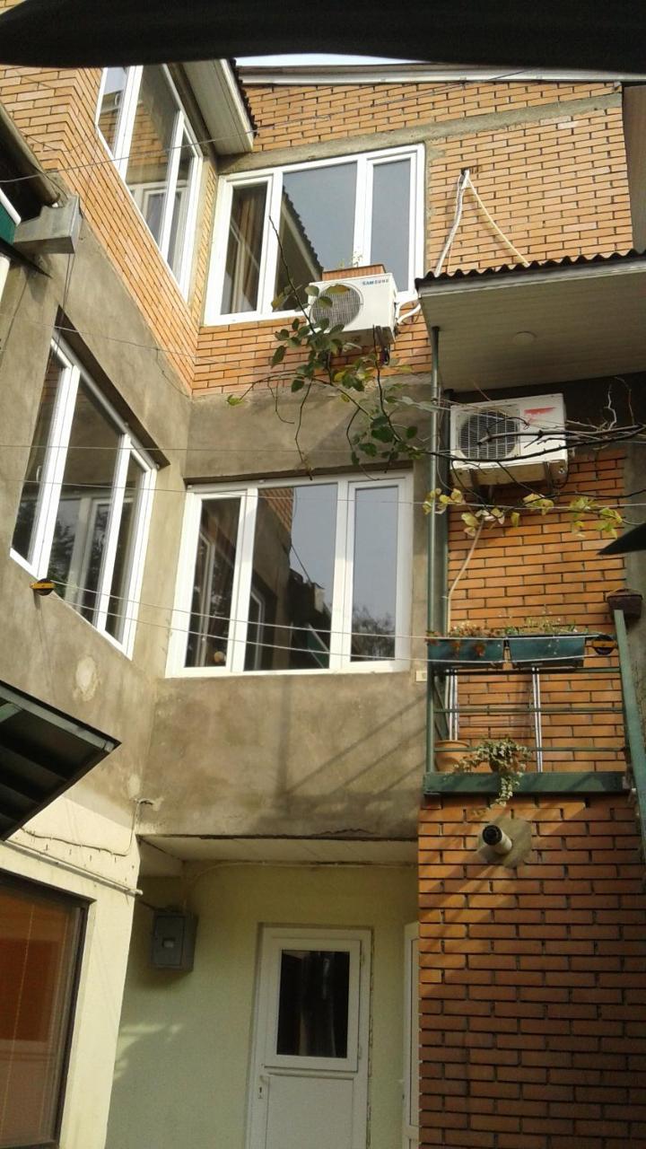 Guesthouse Different Tbilisi Eksteriør bilde