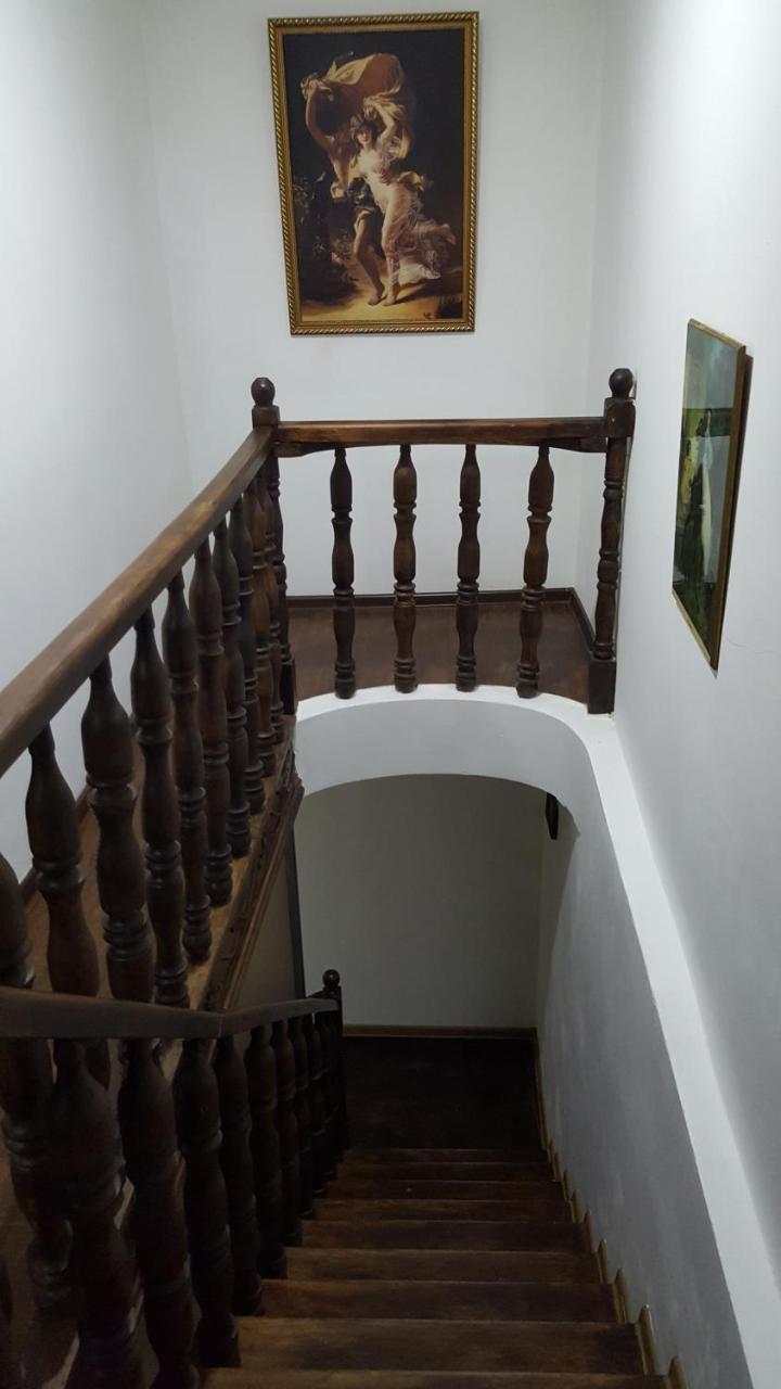 Guesthouse Different Tbilisi Eksteriør bilde