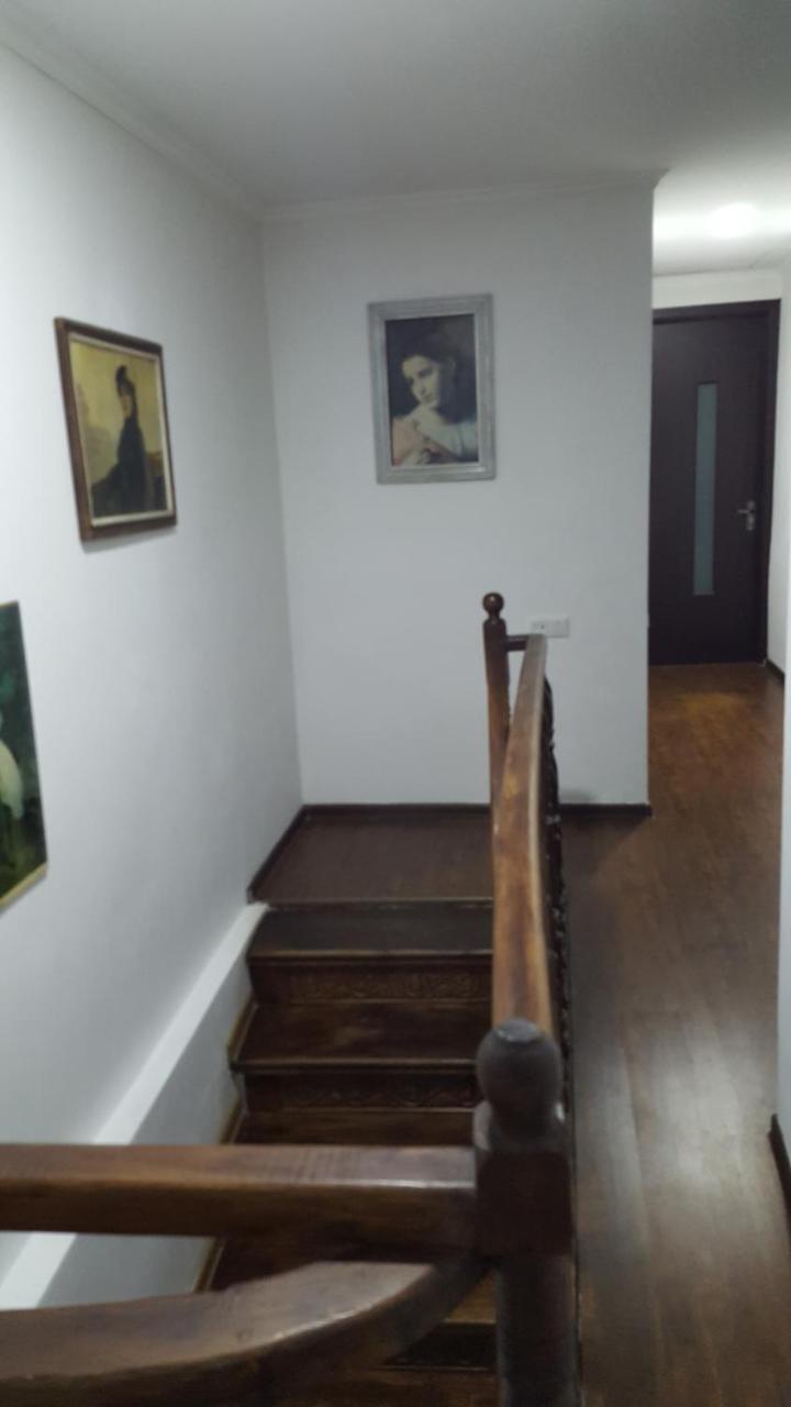 Guesthouse Different Tbilisi Eksteriør bilde
