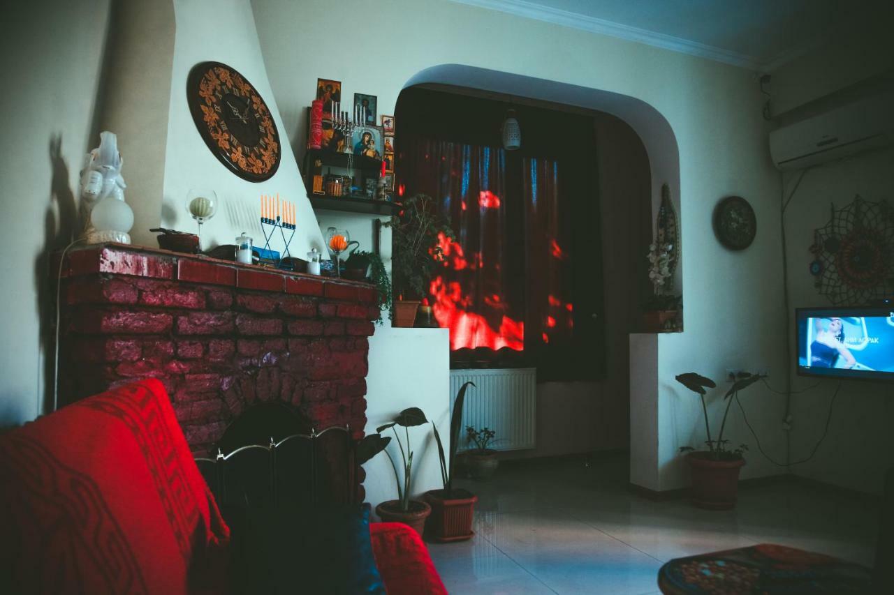 Guesthouse Different Tbilisi Eksteriør bilde