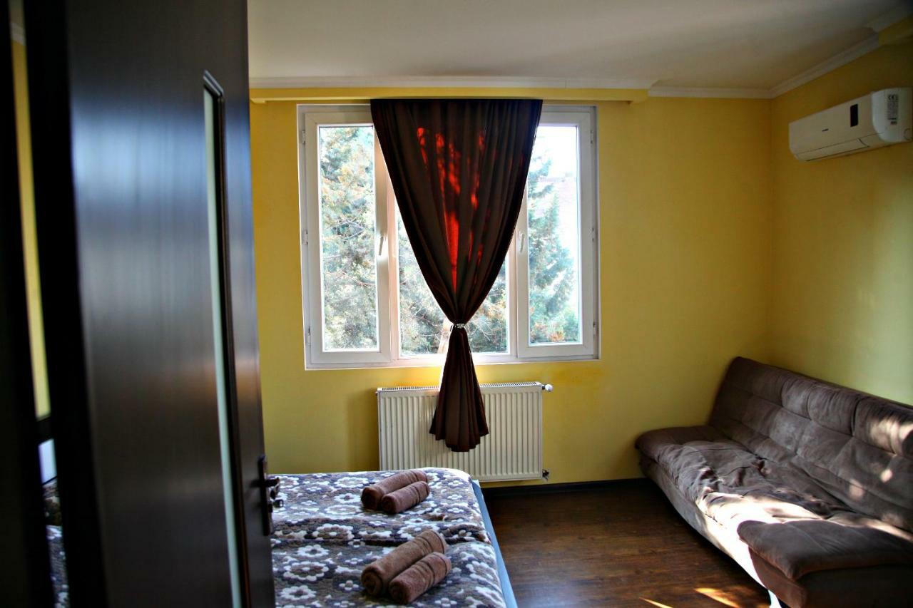 Guesthouse Different Tbilisi Eksteriør bilde