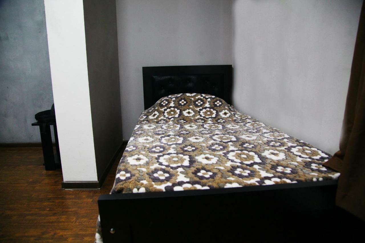Guesthouse Different Tbilisi Eksteriør bilde