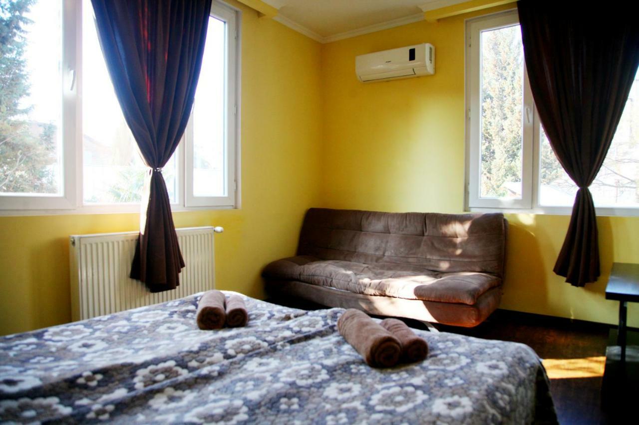 Guesthouse Different Tbilisi Eksteriør bilde