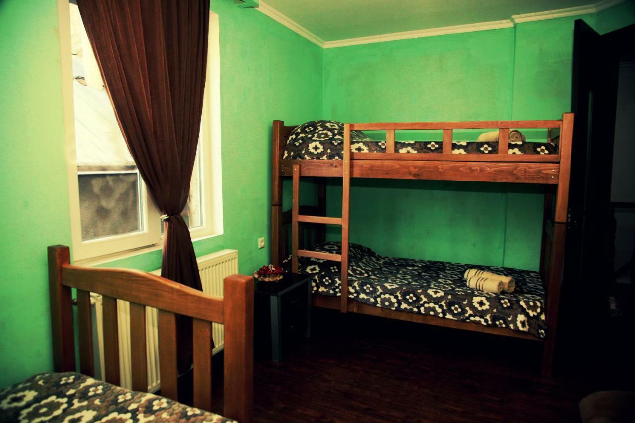 Guesthouse Different Tbilisi Eksteriør bilde