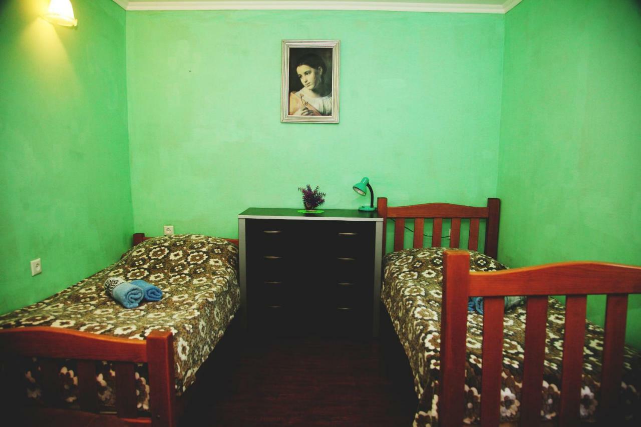 Guesthouse Different Tbilisi Eksteriør bilde