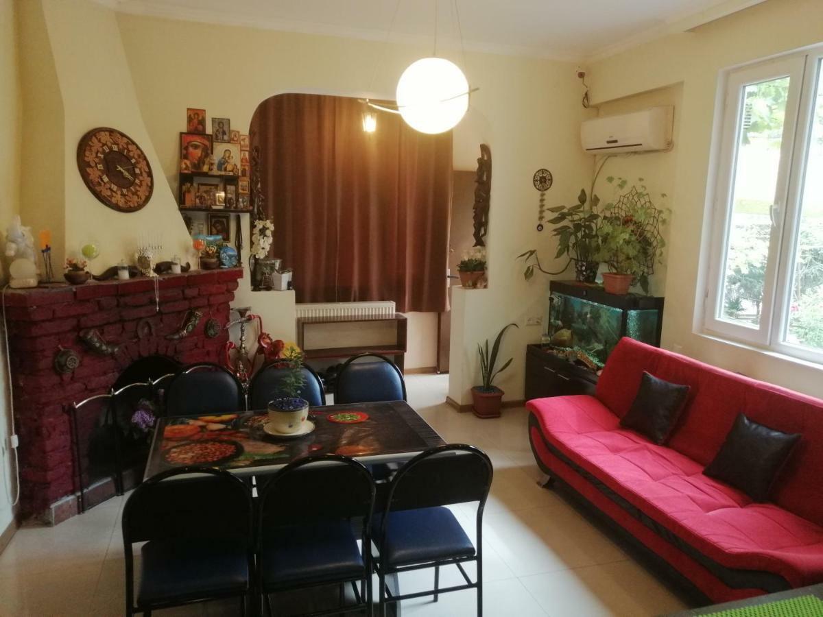 Guesthouse Different Tbilisi Eksteriør bilde