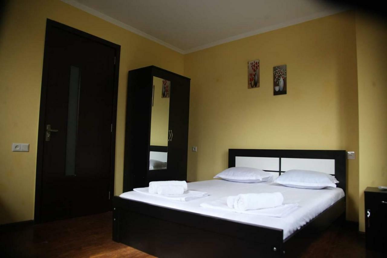 Guesthouse Different Tbilisi Eksteriør bilde