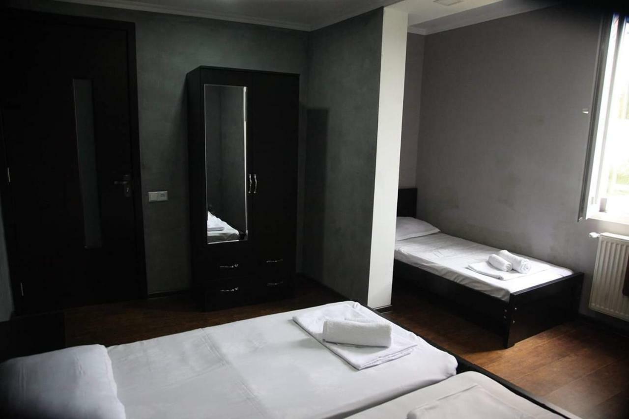 Guesthouse Different Tbilisi Eksteriør bilde